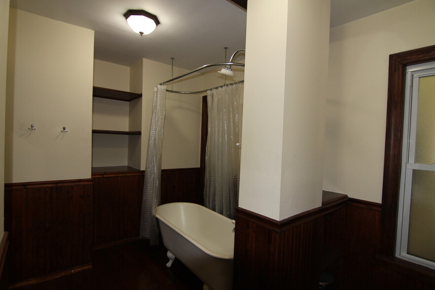 Building Photo - 139 Marcella St