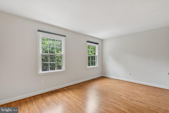 Building Photo - 5875 Woodfield Estates Dr