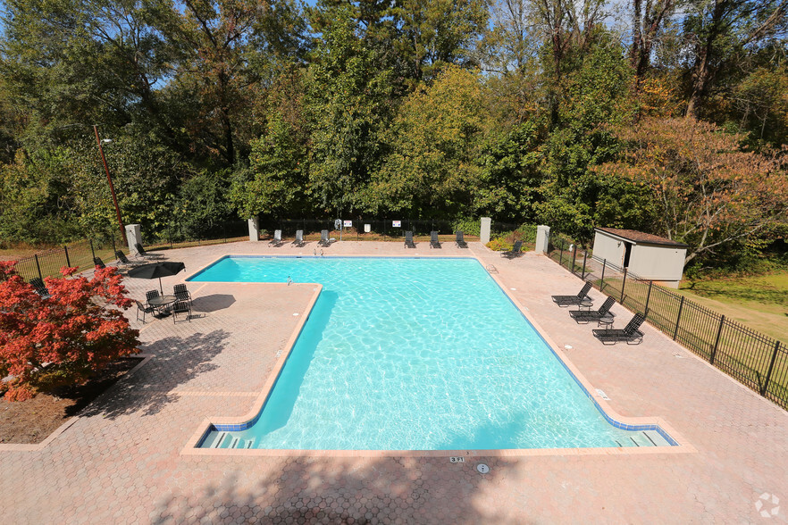 Pool - Dunwoody Exchange Apartments