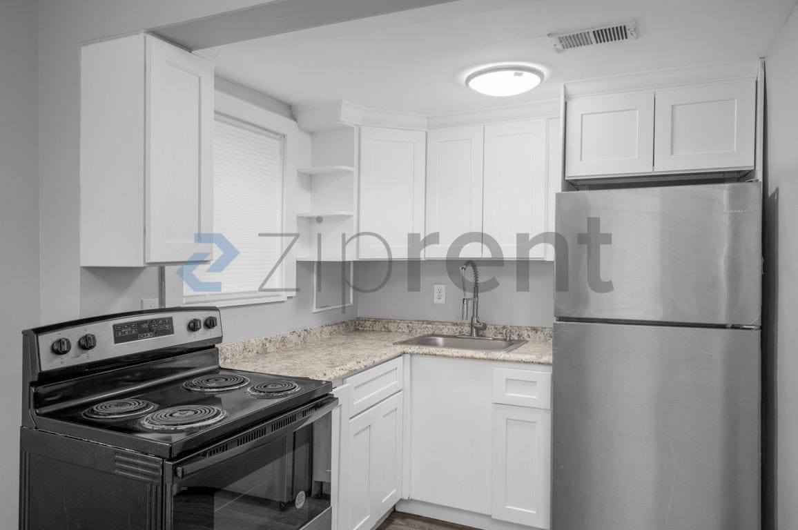 Building Photo - 633 Spring St