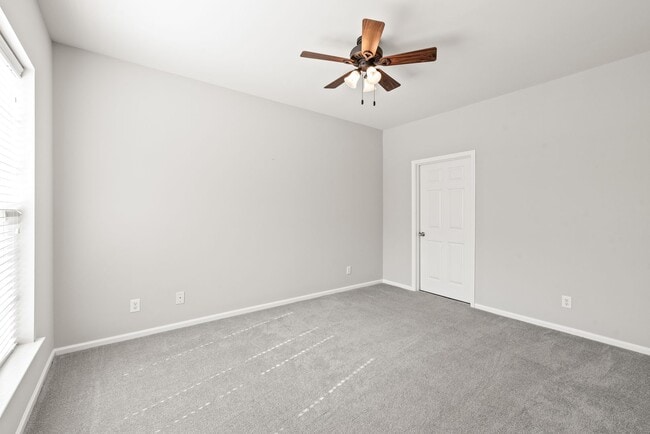 Building Photo - Prime Ballantyne Living: 2-Bedroom, 2-Bath Condo