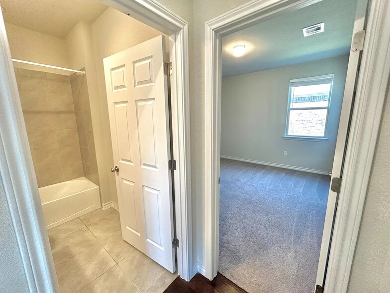 Building Photo - 7305 Vidrine St