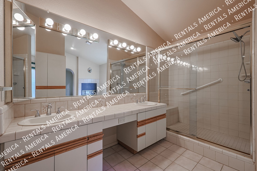 Building Photo - 8444 N 85th St