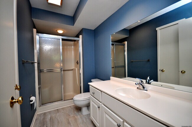 Building Photo - 16 Applewood Ln