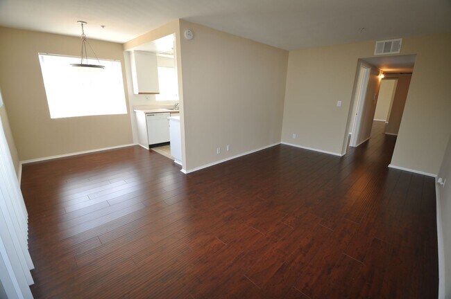 Interior Photo - 5002