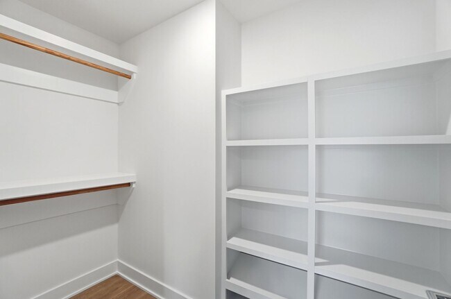 Building Photo - New Construction Townhome Minutes from Uptown