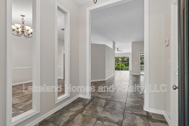 Building Photo - 95 Woodside Dr