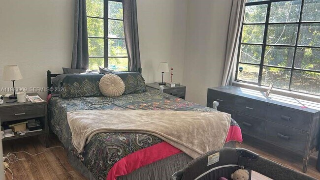 Building Photo - 1238 NE 112th St