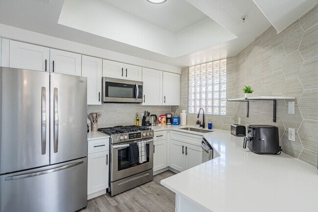 Building Photo - 2155 S 55th St