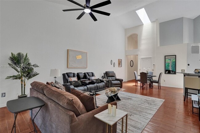 Building Photo - 1632 SW Harbour Isles Cir