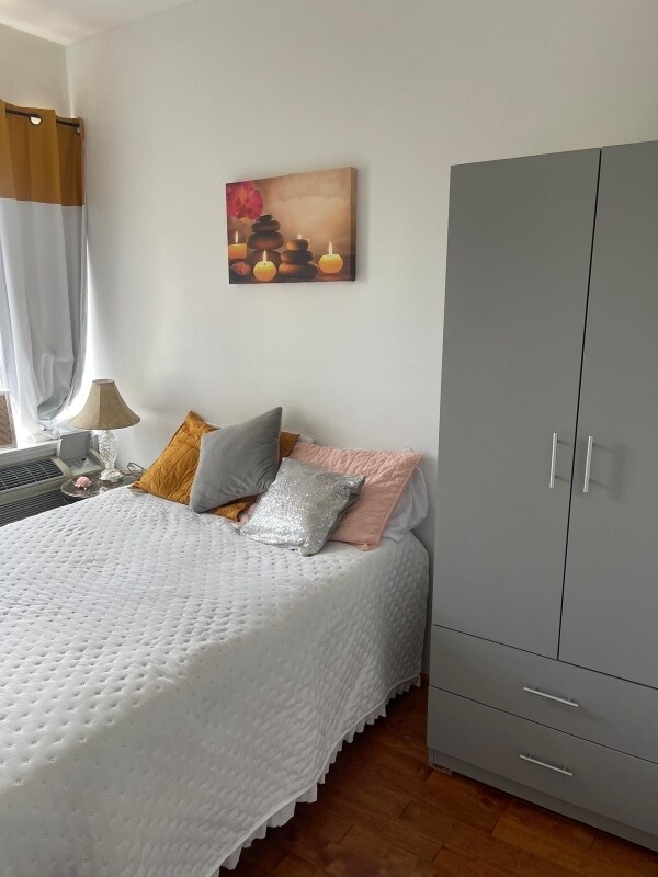 Building Photo - 3243 Irwin Ave