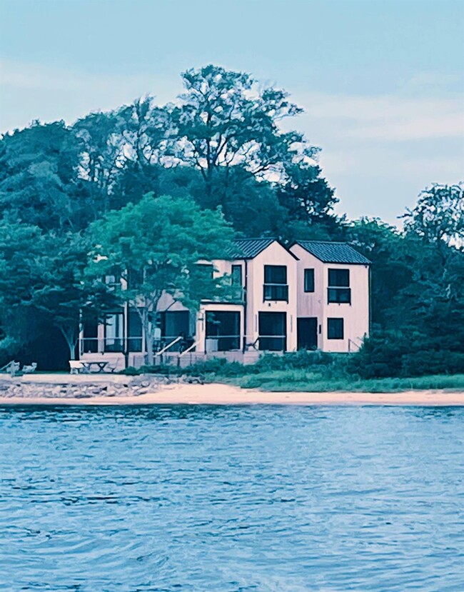 Building Photo - 599 Peconic Bay Blvd