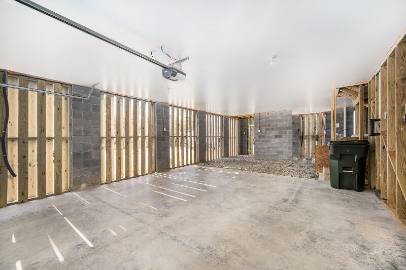 Building Photo - 318 Lanyard St