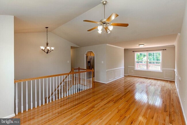 Building Photo - 34 Hidden Lake Dr