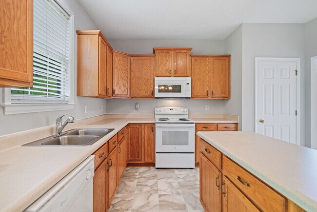Building Photo - 4405 Feather Way