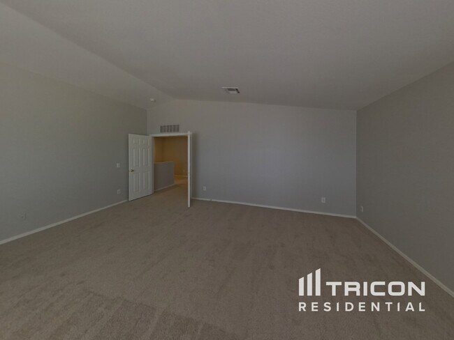 Building Photo - 17679 N Avelino Dr