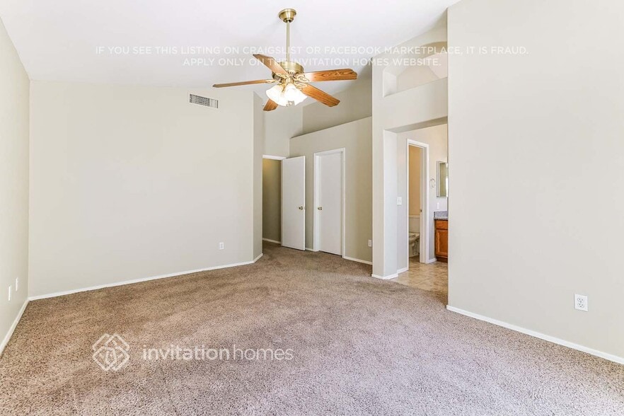 Building Photo - 1391 E Gary Dr