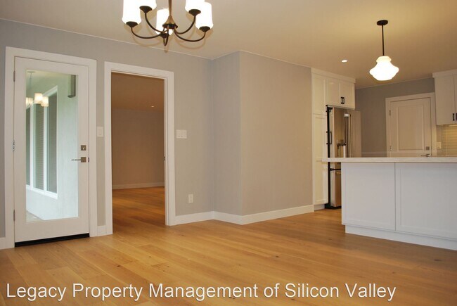 Building Photo - 4 br, 2 bath House - 1367 Bobolink Circle,
