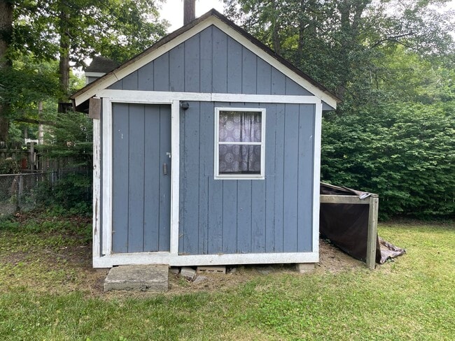 Building Photo - 3600 Ghent Dr