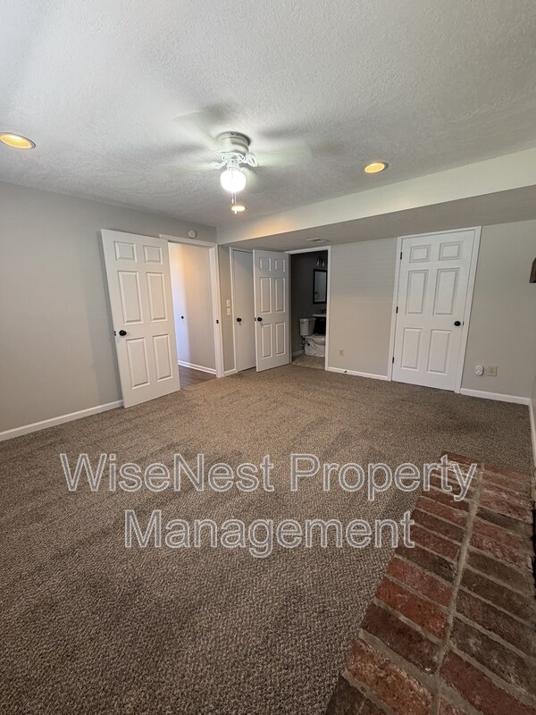 Building Photo - 1820 E Cherokee Ln