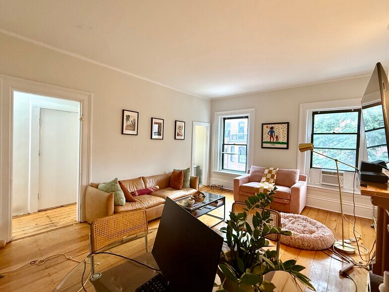 Building Photo - 354 Marlborough St