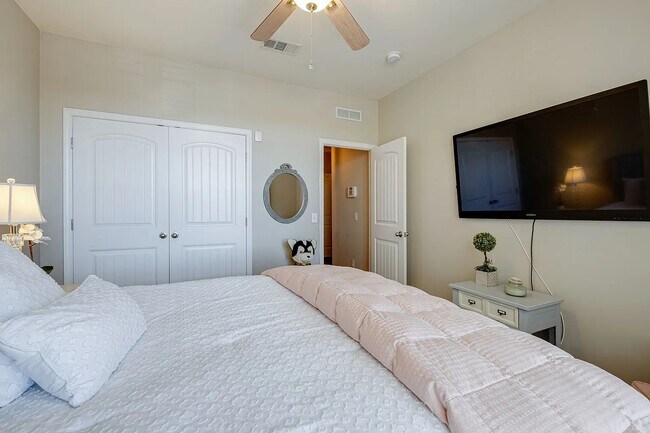 Building Photo - 2012 Hickory Brook Dr