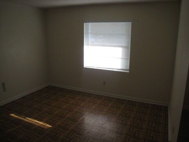 Building Photo - 4620 SW 20th Terrace