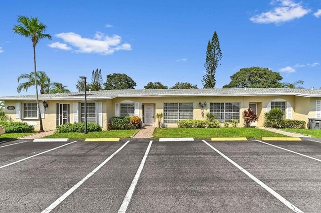 Building Photo - 13745 Flora Pl