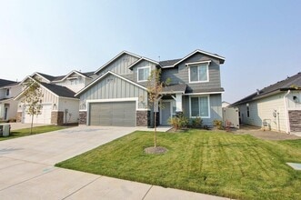 Building Photo - Immaculate & Spacious home in West Meridian