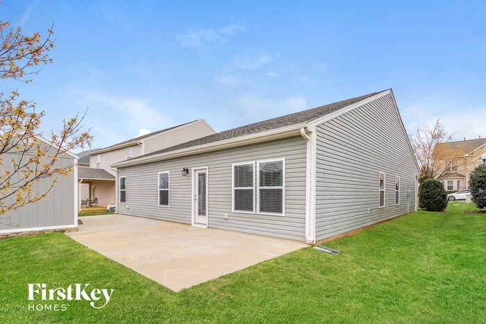 Building Photo - 323 Summergate Dr