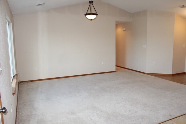 Building Photo - Great home in East Manhattan! *UPDATED PHOTOS COMING SOON*