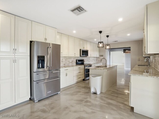 Building Photo - 4920 Shady River Ln