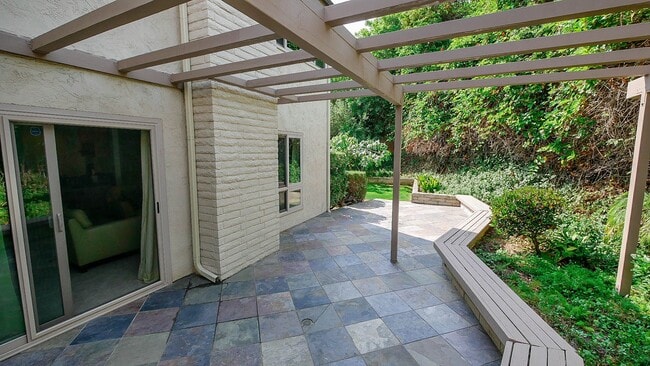 Building Photo - La Jolla Shores Heights - 4 Bedroom, 2.5 b...