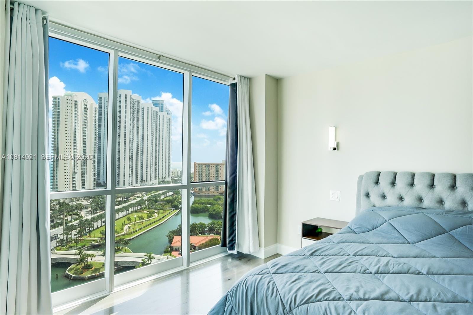 Building Photo - 16400 Collins Ave
