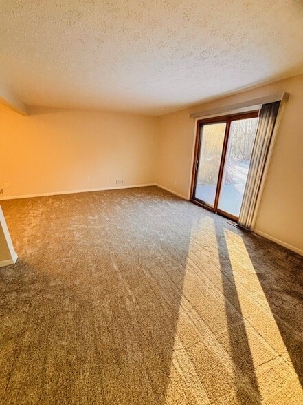 Living room - 25 Willowick Dr