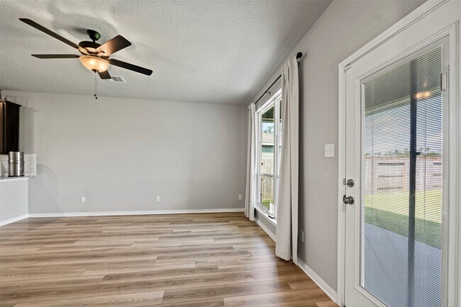 Building Photo - 428 Shoreview Dr