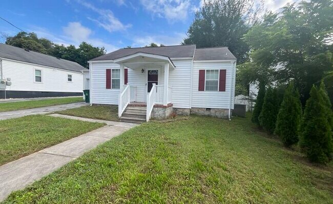 Building Photo - Beautiful 3 Bed & 2 Bath Home in Chattanoo...