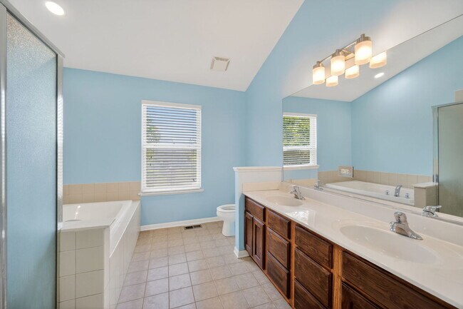 Building Photo - 2743 Rourke Dr