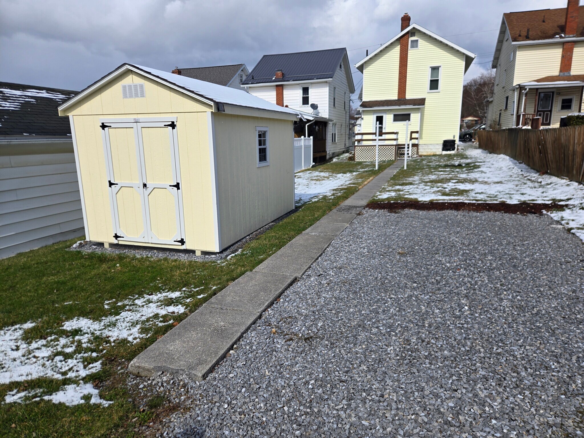 Building Photo - 819 Sheridan St