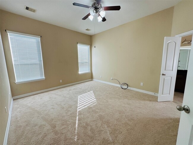 Building Photo - 21927 Field Green Dr