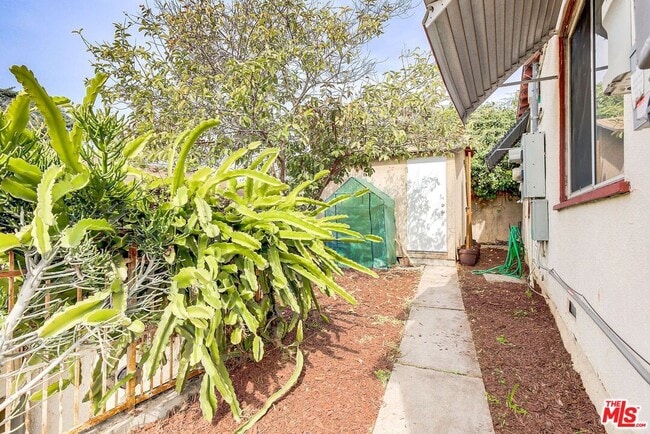 Building Photo - 288 S Coronado St