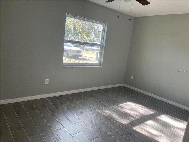 Building Photo - 913 Turtle Mound Dr