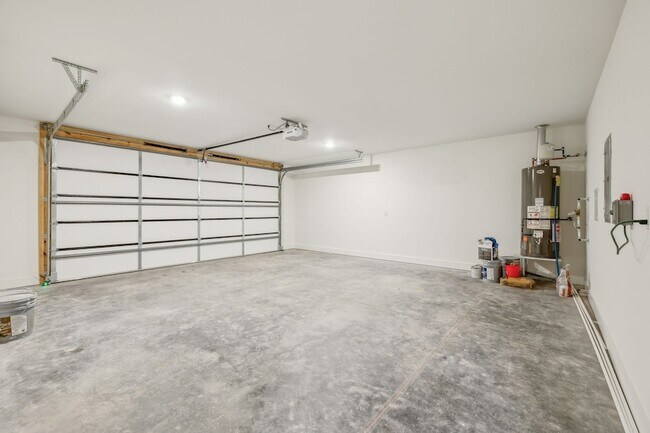 Building Photo - 815 Oconnor St