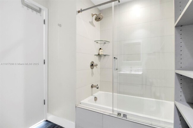 Building Photo - 2900 NE 7th Ave