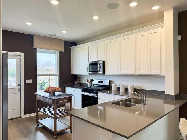 Building Photo - 130 Golden Bell Wy