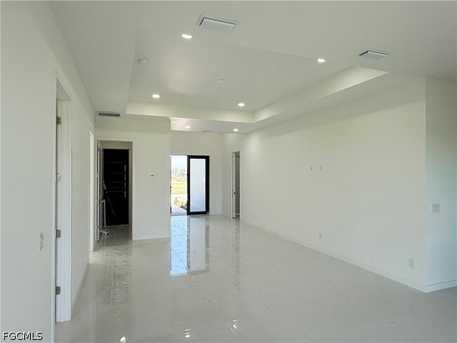 Building Photo - 4213 Caloosa Pkwy
