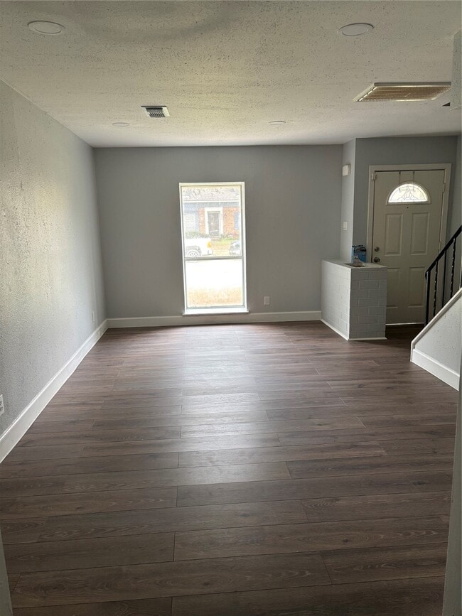 Building Photo - 4115 Tidewater Dr