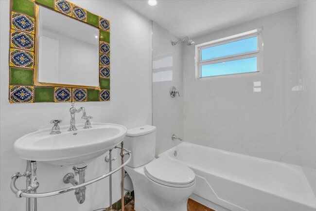 Building Photo - 6000 N Ocean Blvd