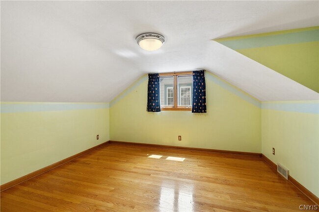 Building Photo - 444 Buckingham Ave