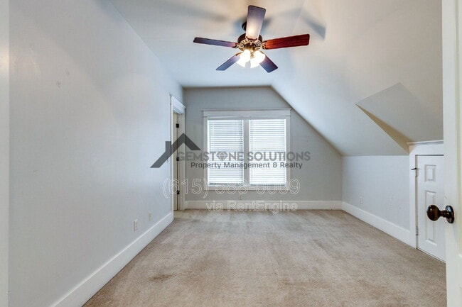 Building Photo - 210 38th Ave N